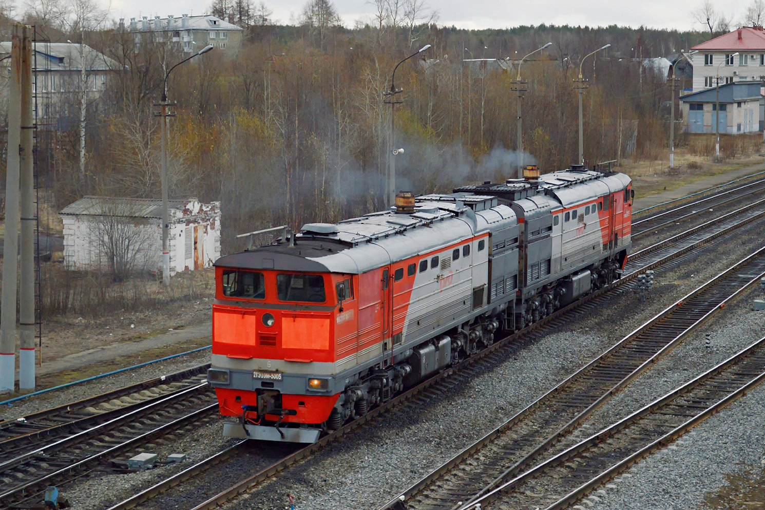 2ТЭ10М-3005