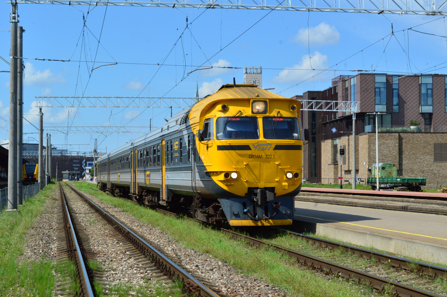 DR1AM-2221