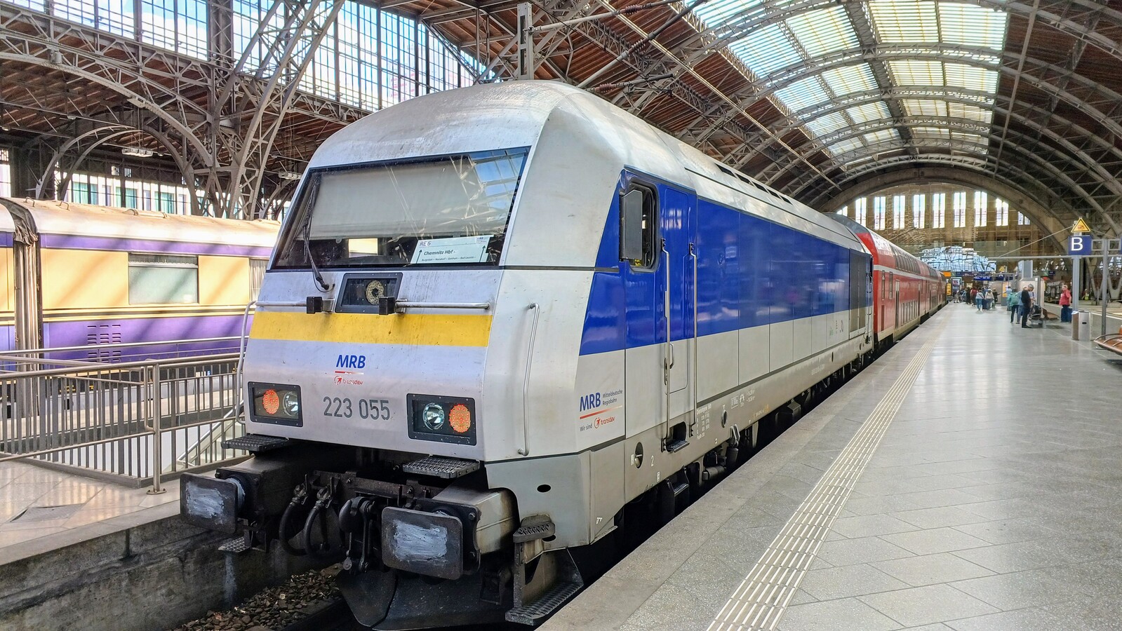 223 055