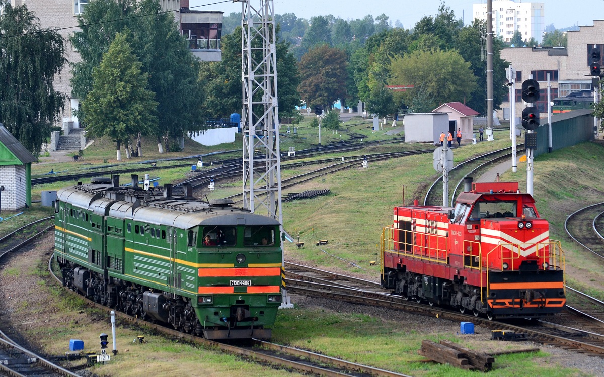 2ТЭ10М-2802; ТМЭ1-023