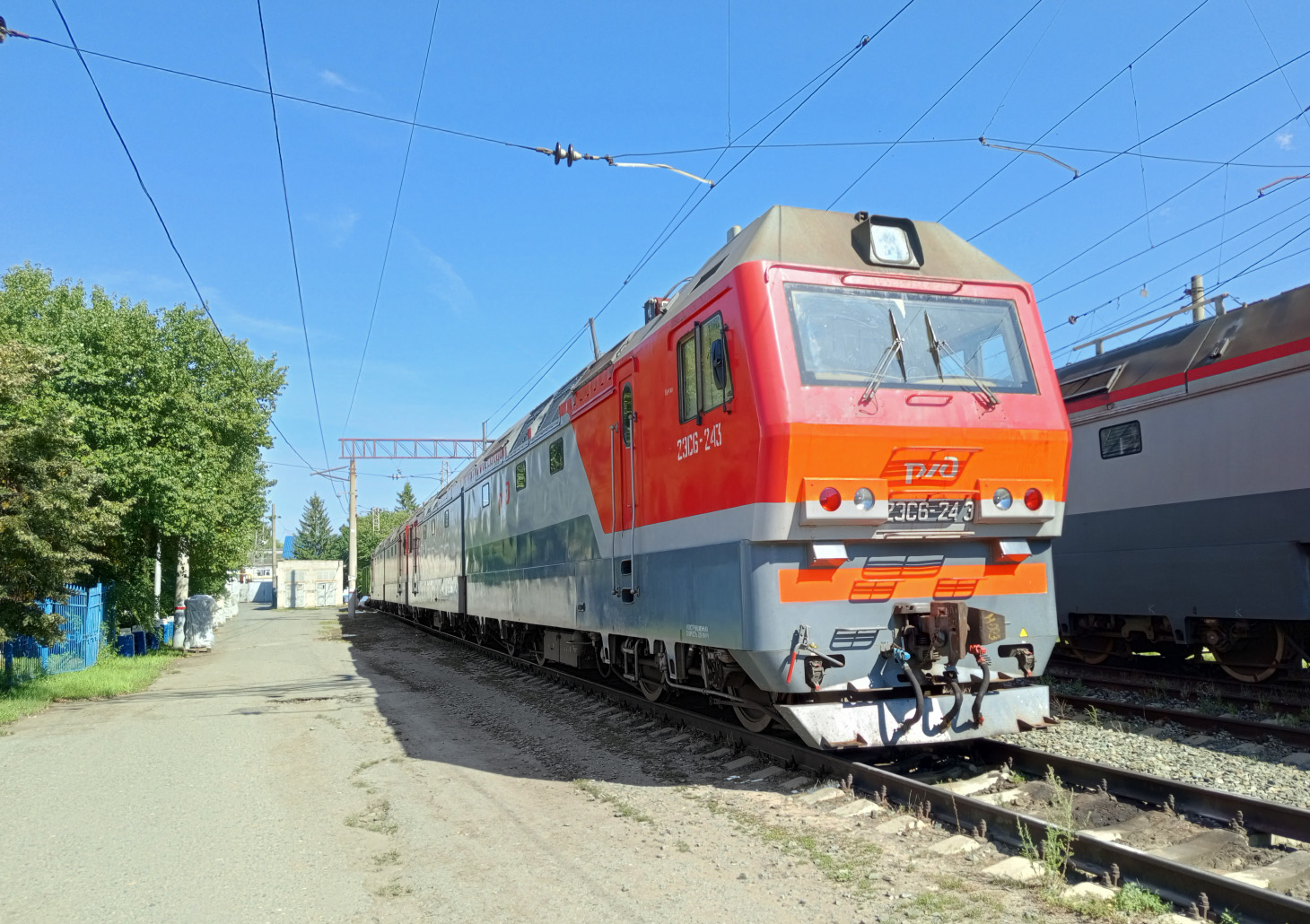 2ЭС6-243