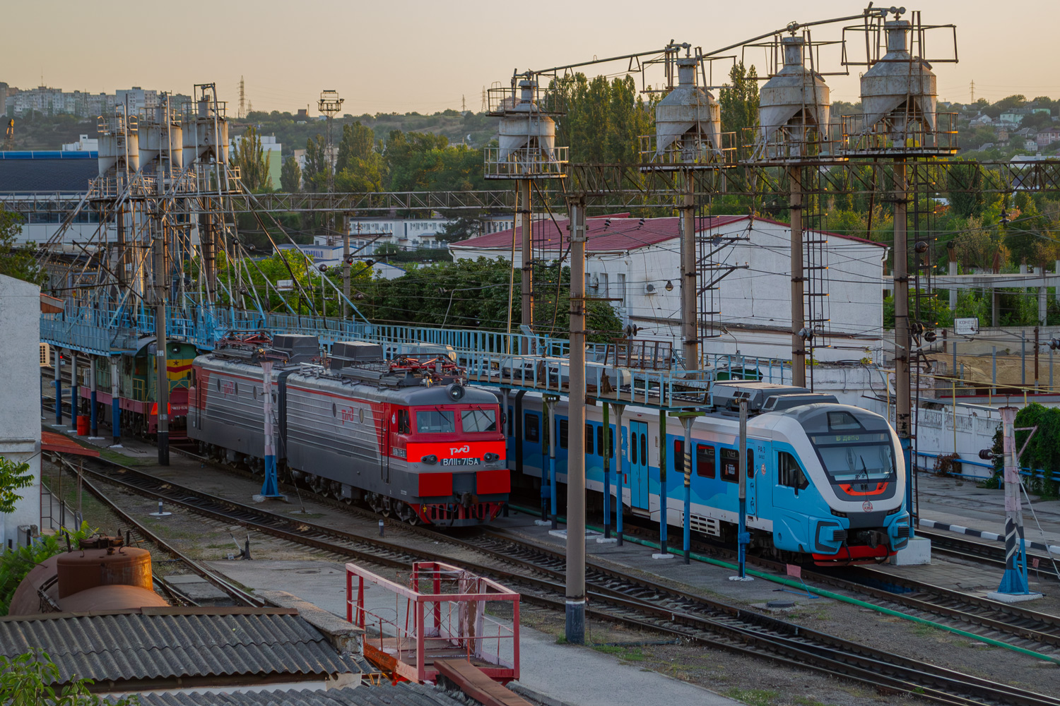 ВЛ11.8-715