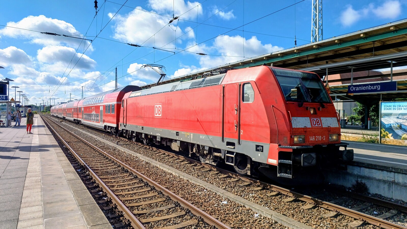 146 218