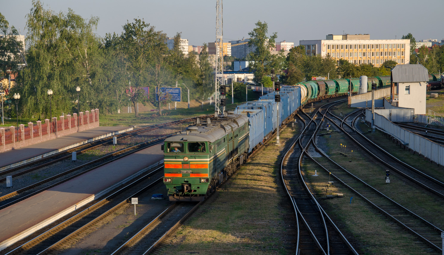 2ТЭ10М-3107