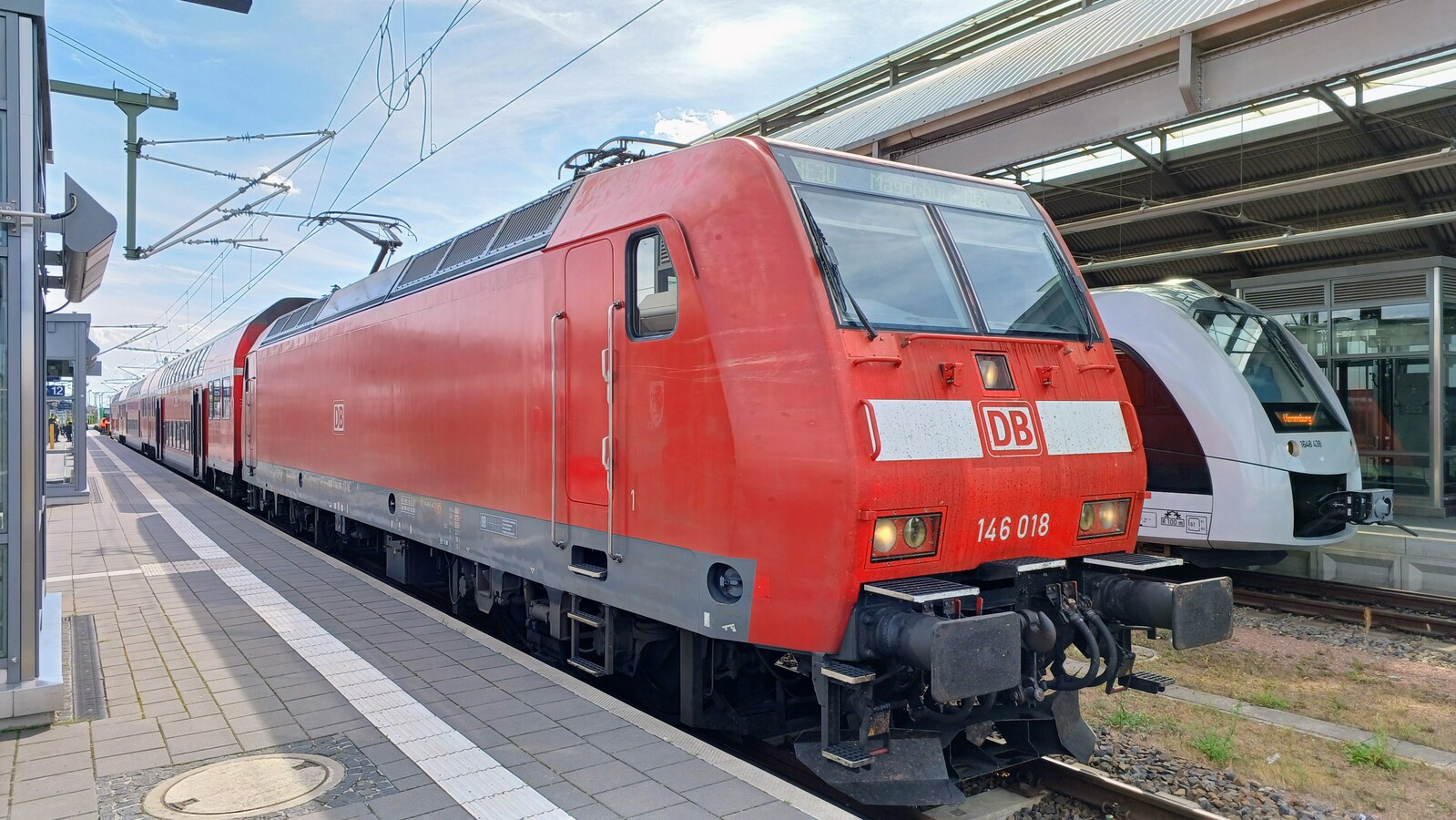 146 018