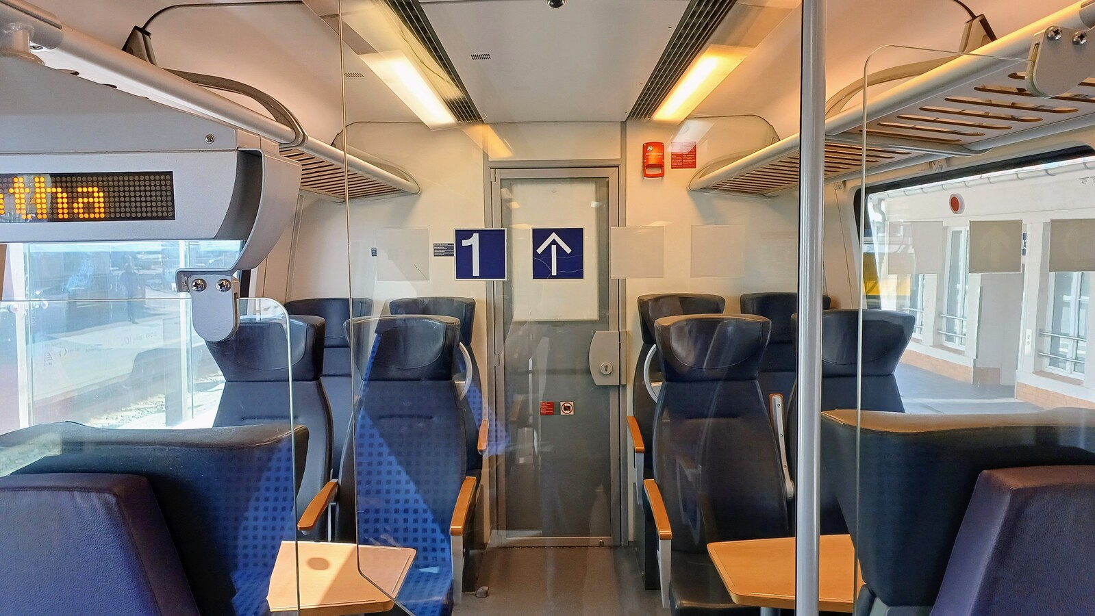 442 291; DB Regio &mdash; Пассажирские салоны