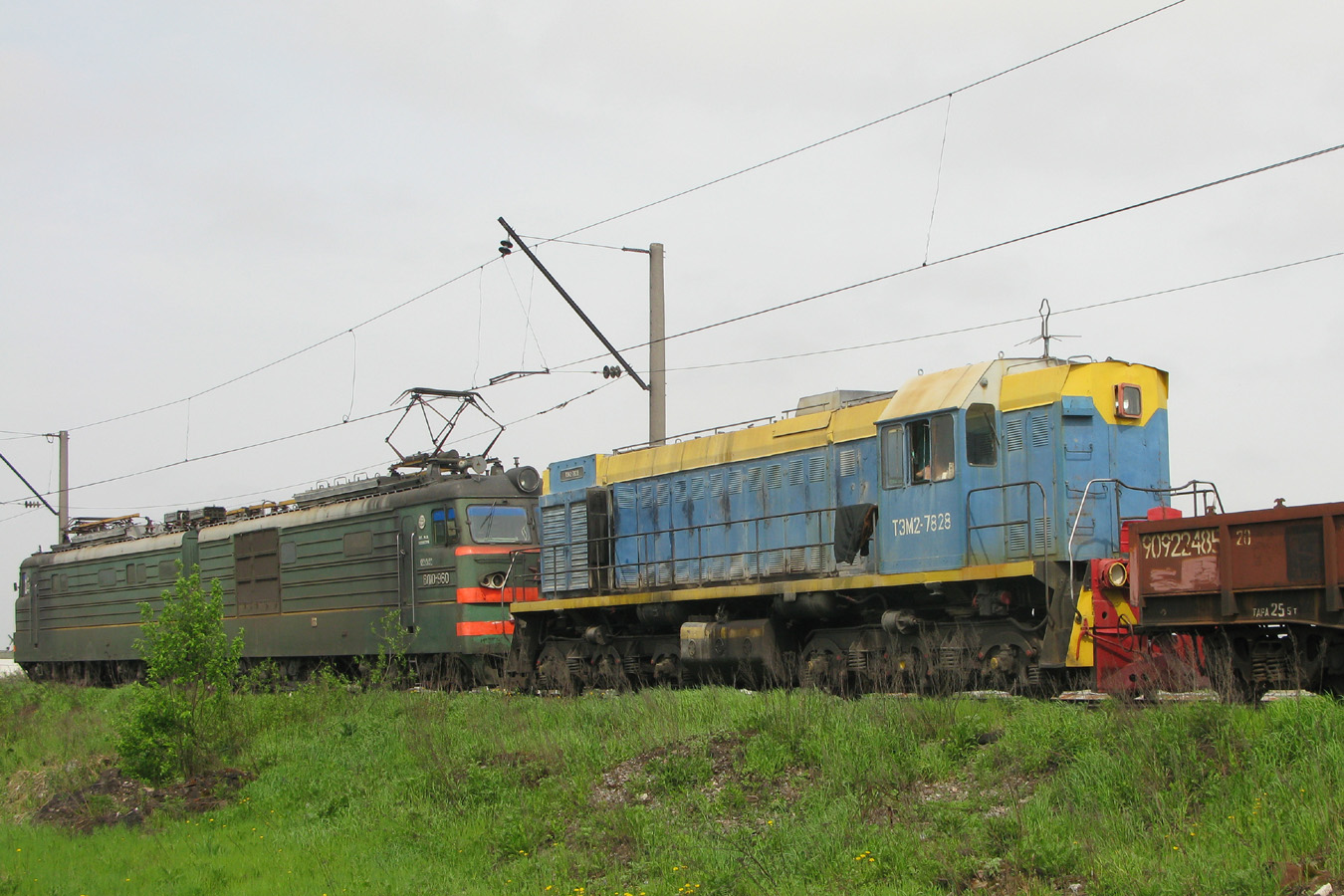 ТЭМ2-7828