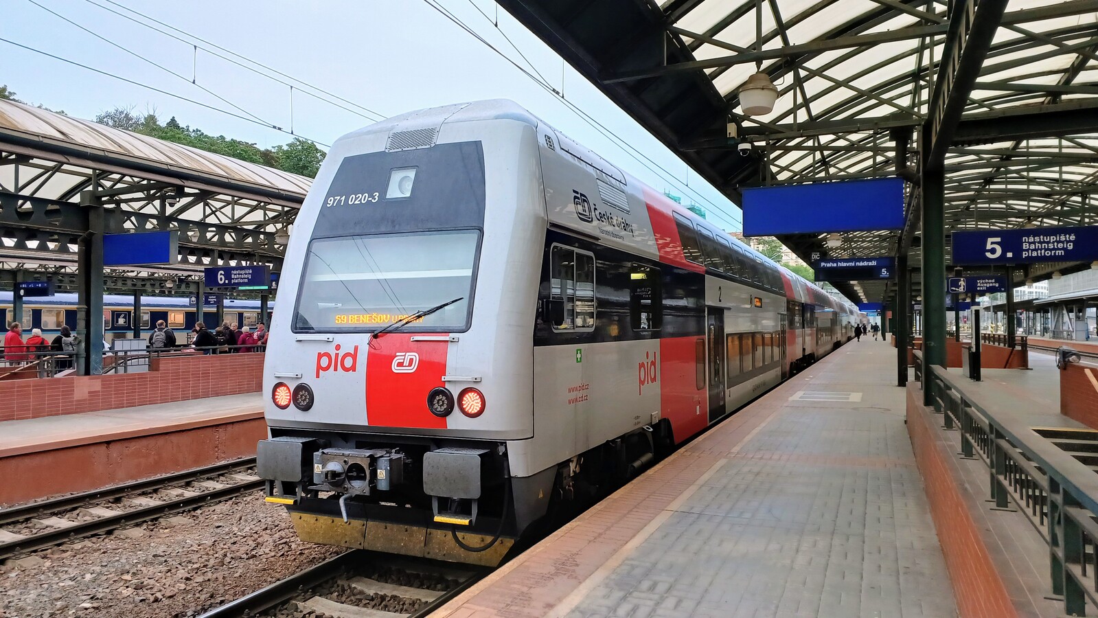471 020