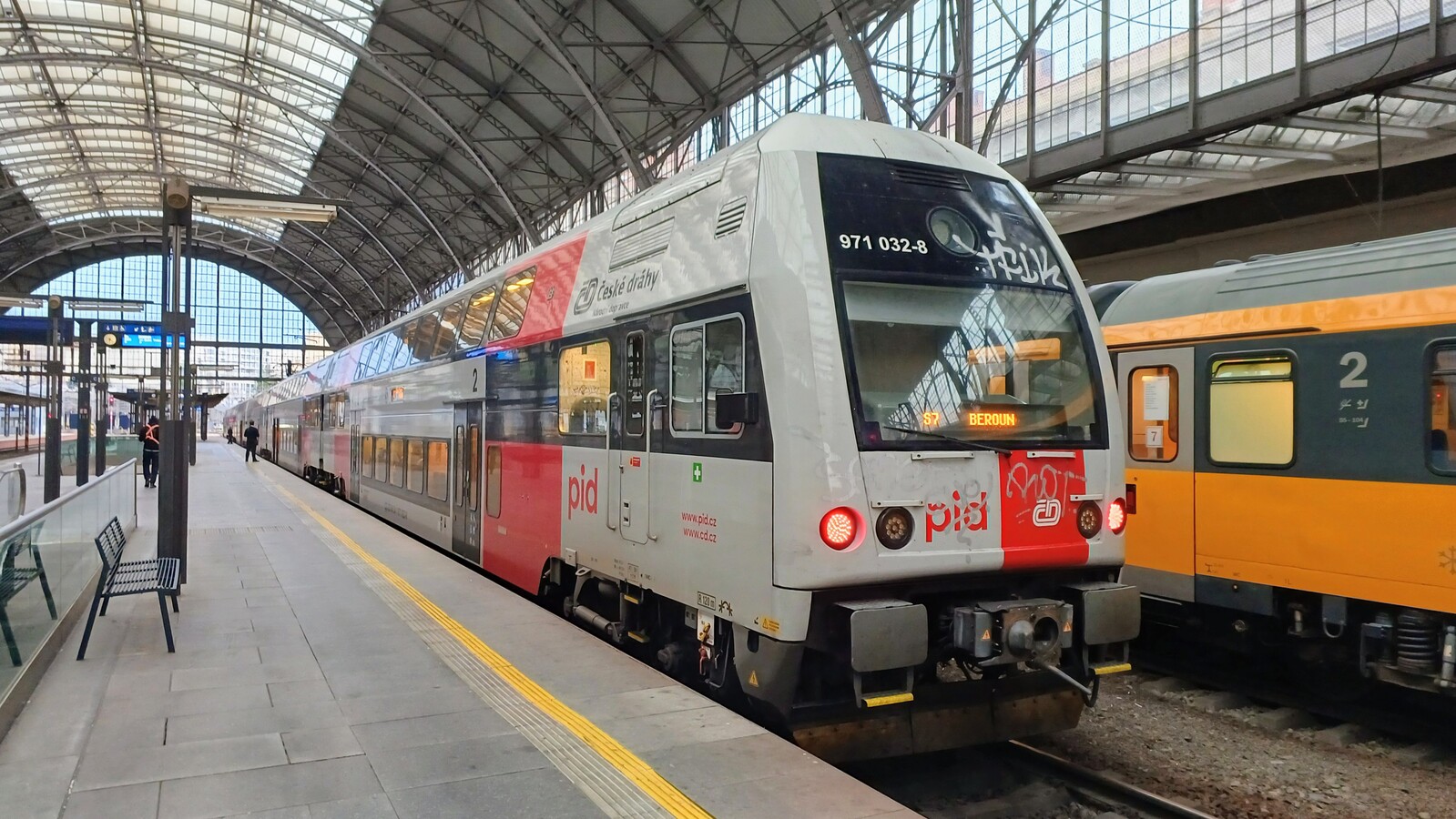 471 032