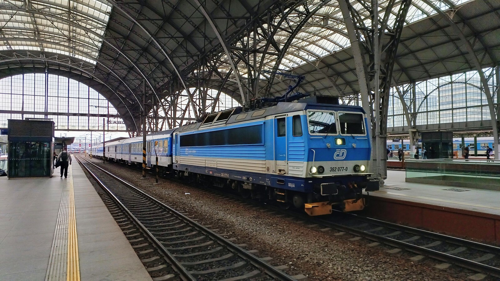 362 077-0