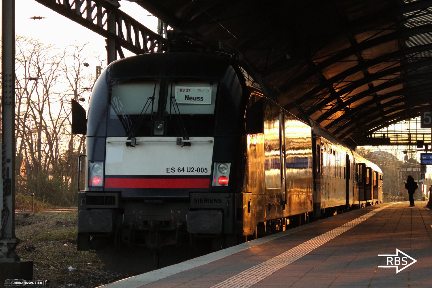 ES 64 U2-005