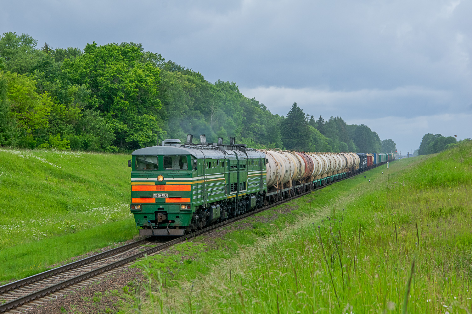 2ТЭ10М-2852