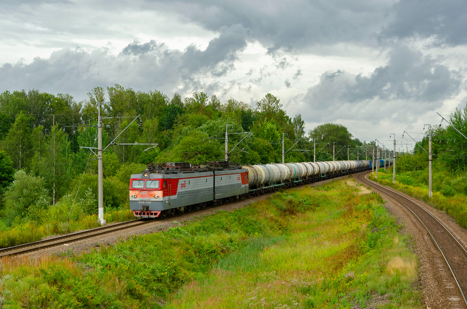 ВЛ15-040