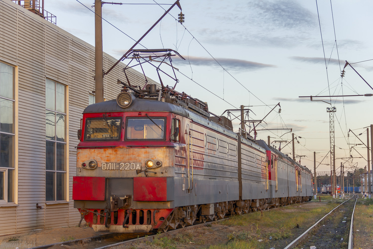 ВЛ11-220