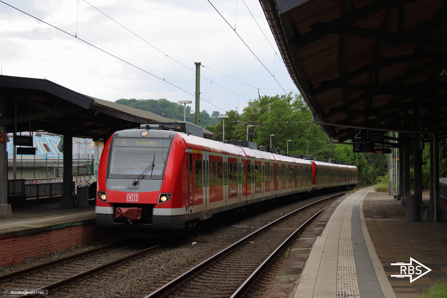 422 067