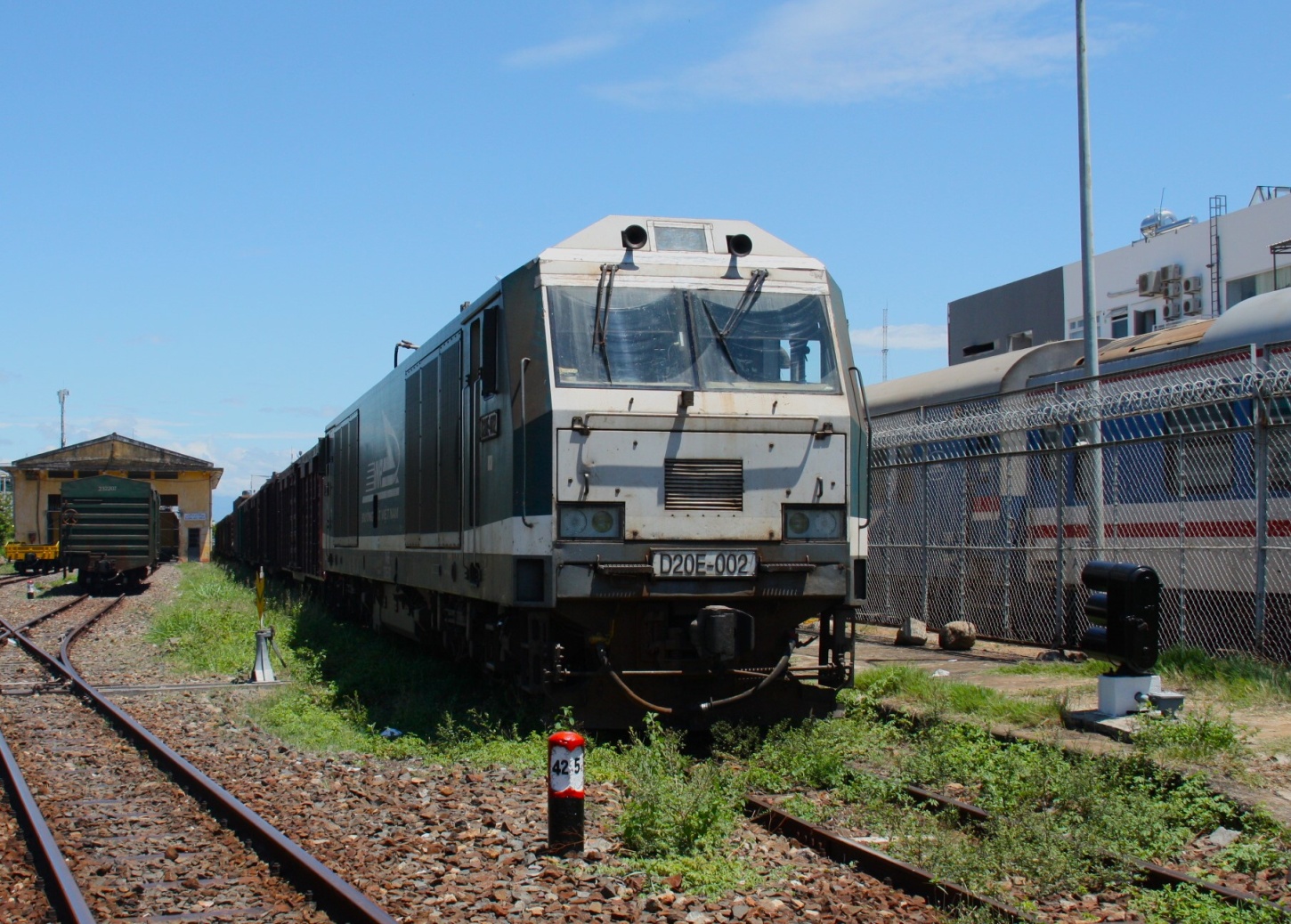 D20E-002