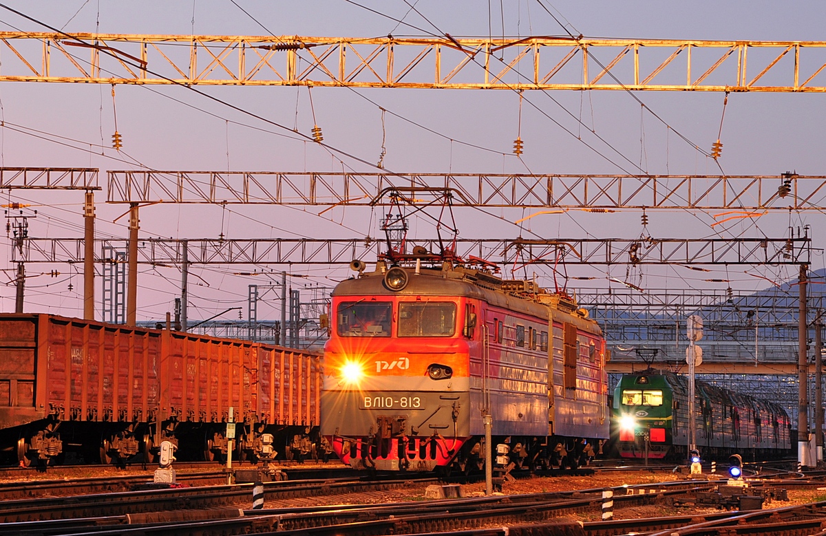 ВЛ10-813