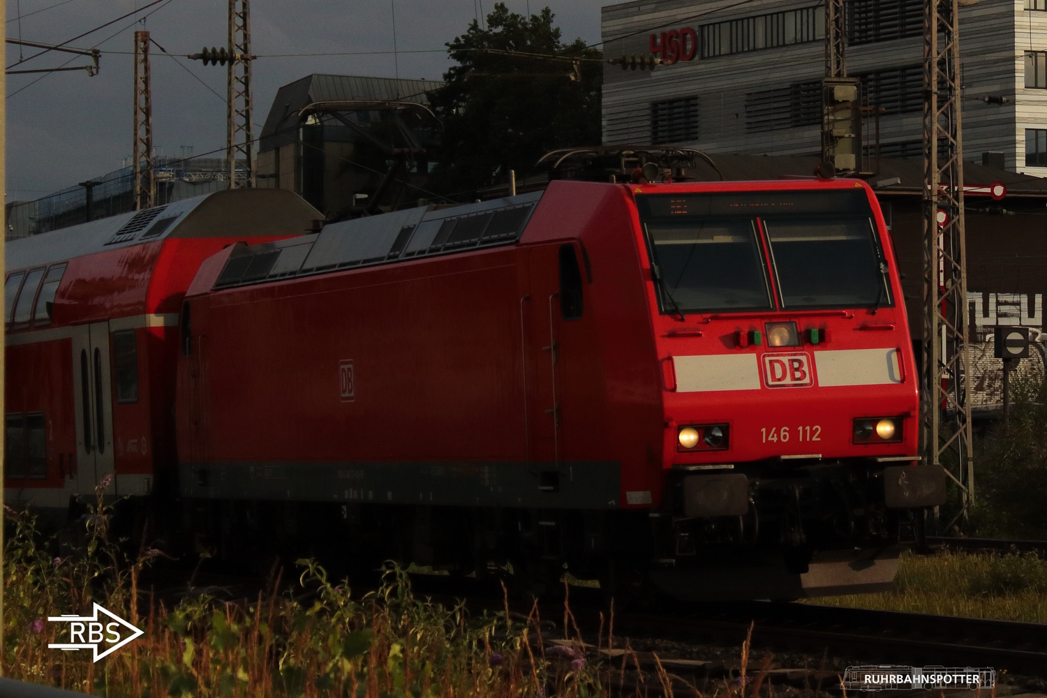 146 112