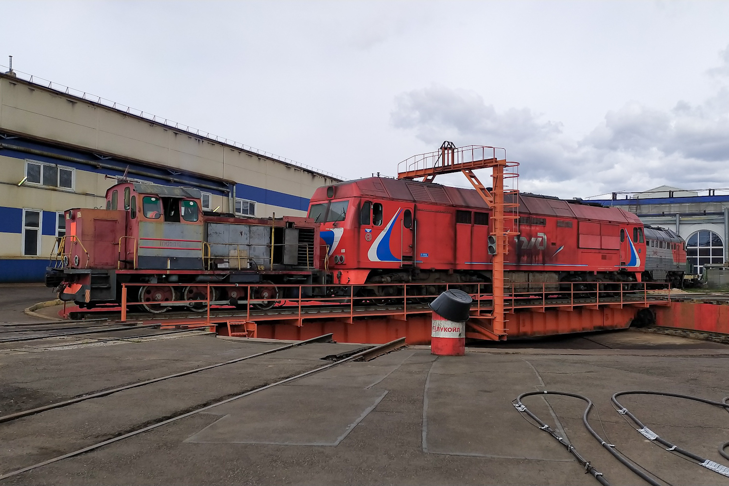 ТГМ23В48-312; ТЭП70БС-085