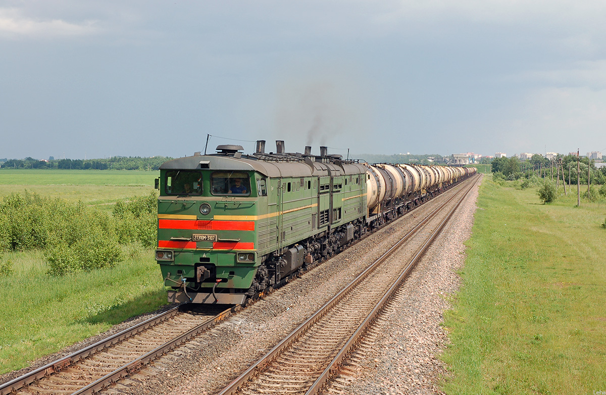 2ТЭ10М-3107