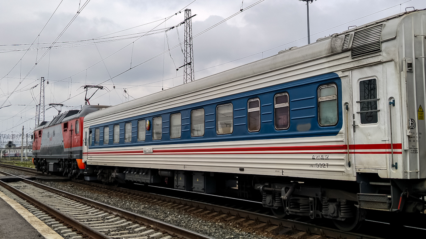 Пассажирские и служебные вагоны