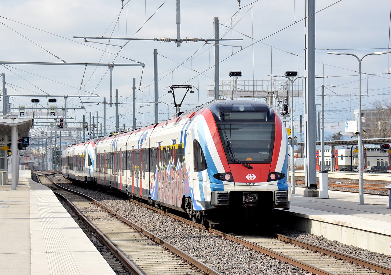 522 228