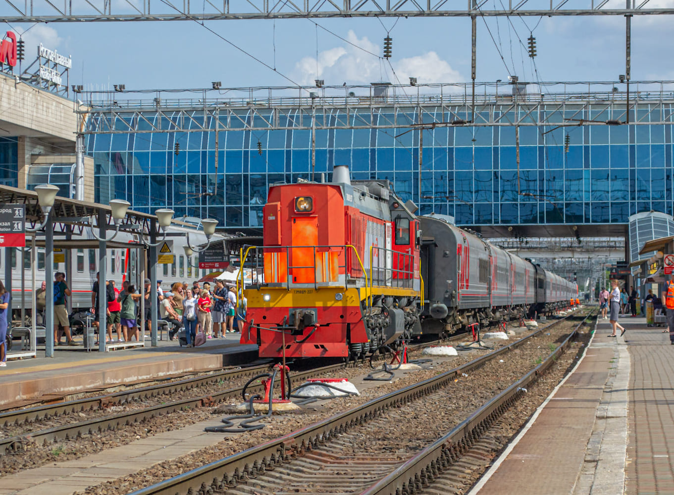 ТЭМ18ДМ-2137