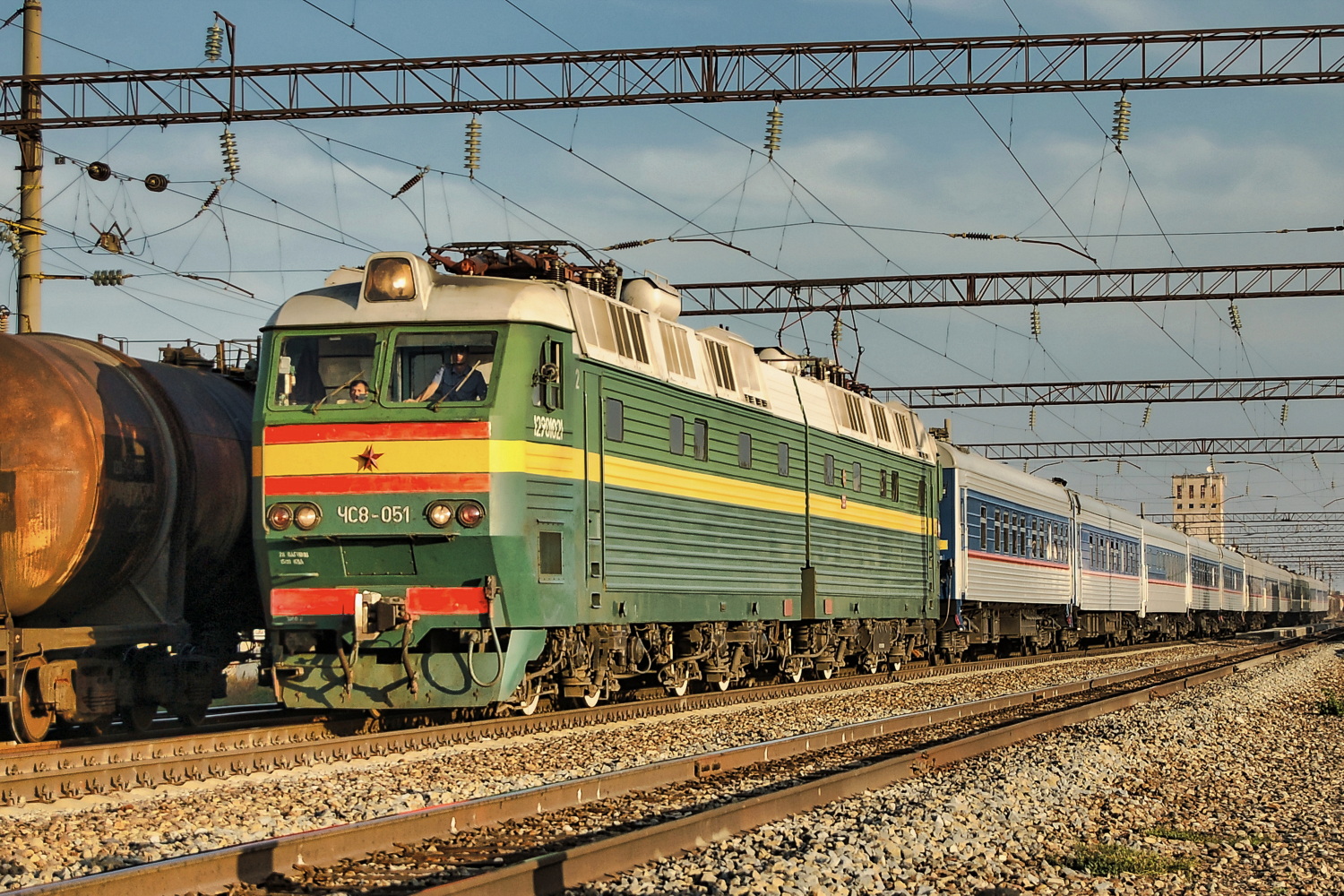 ЧС8-051