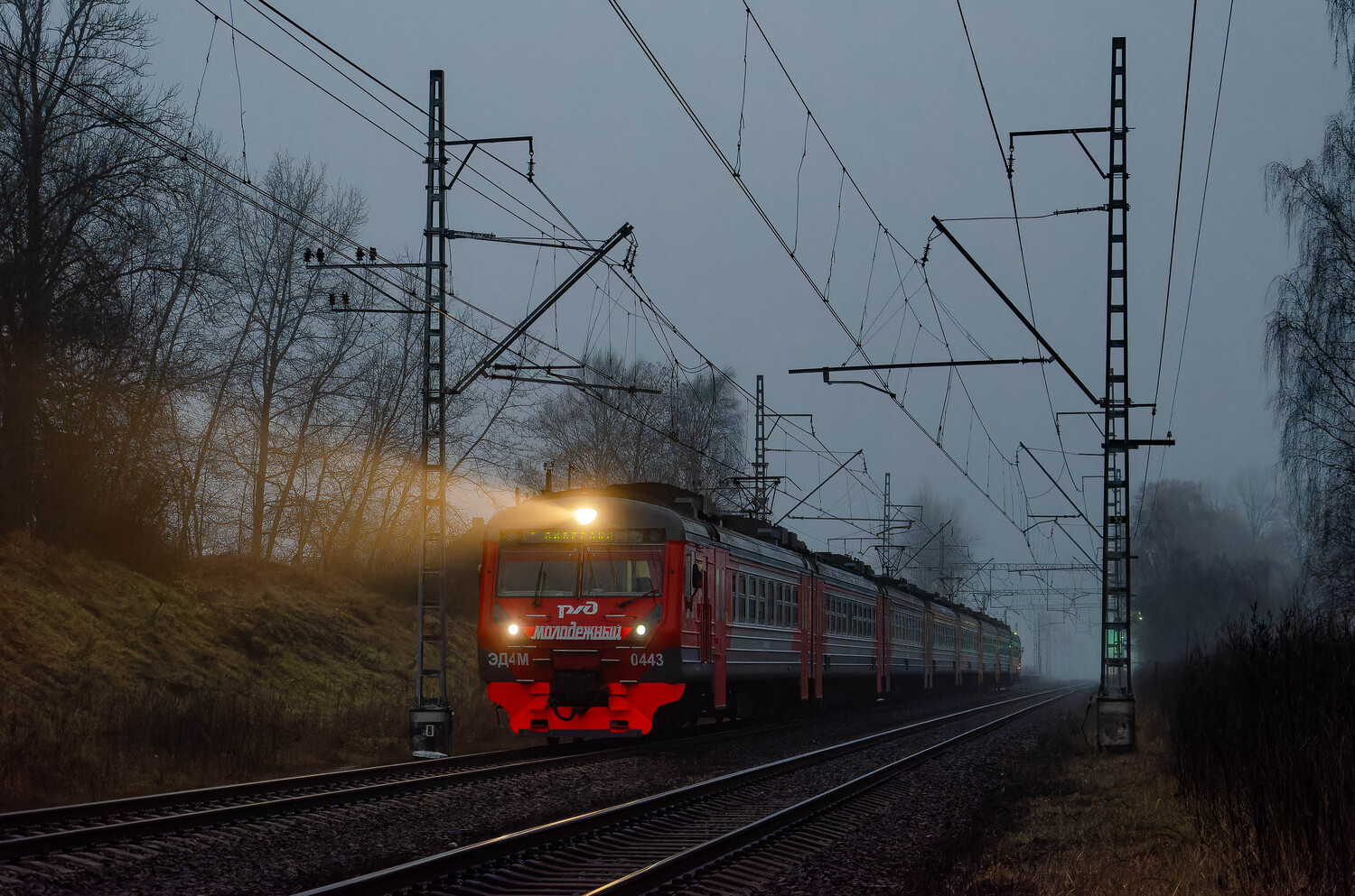 ЭД4М-0443; Фотозарисовки (Октябрьская железная дорога)