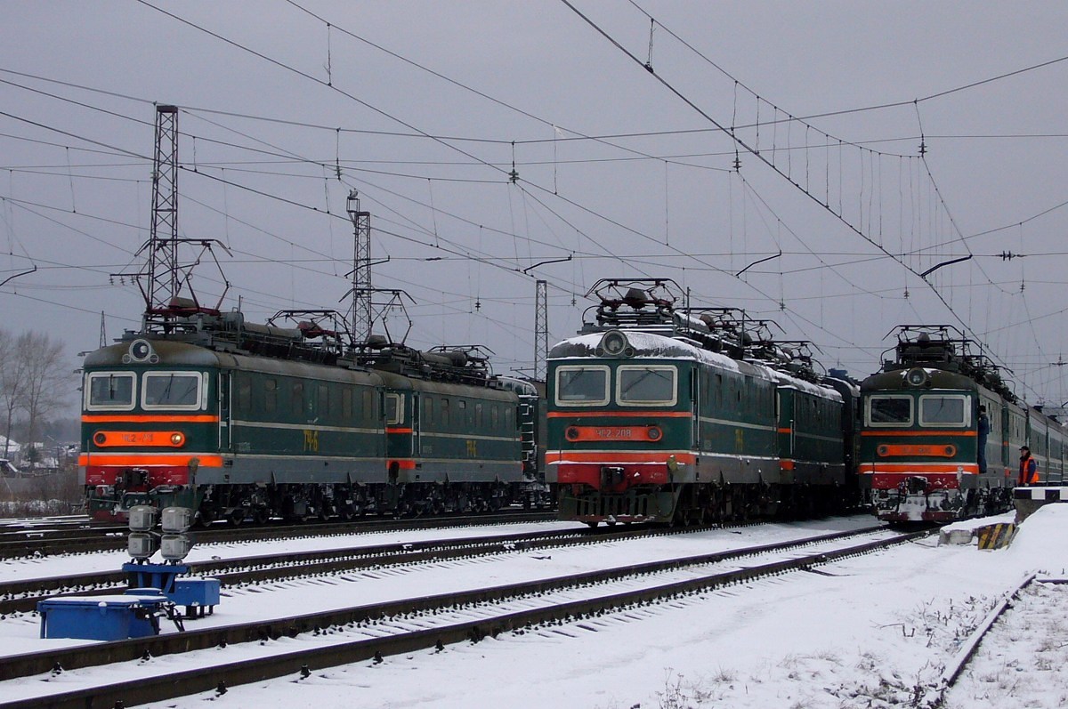 ЧС2-711; ЧС2-208; ЧС2-806