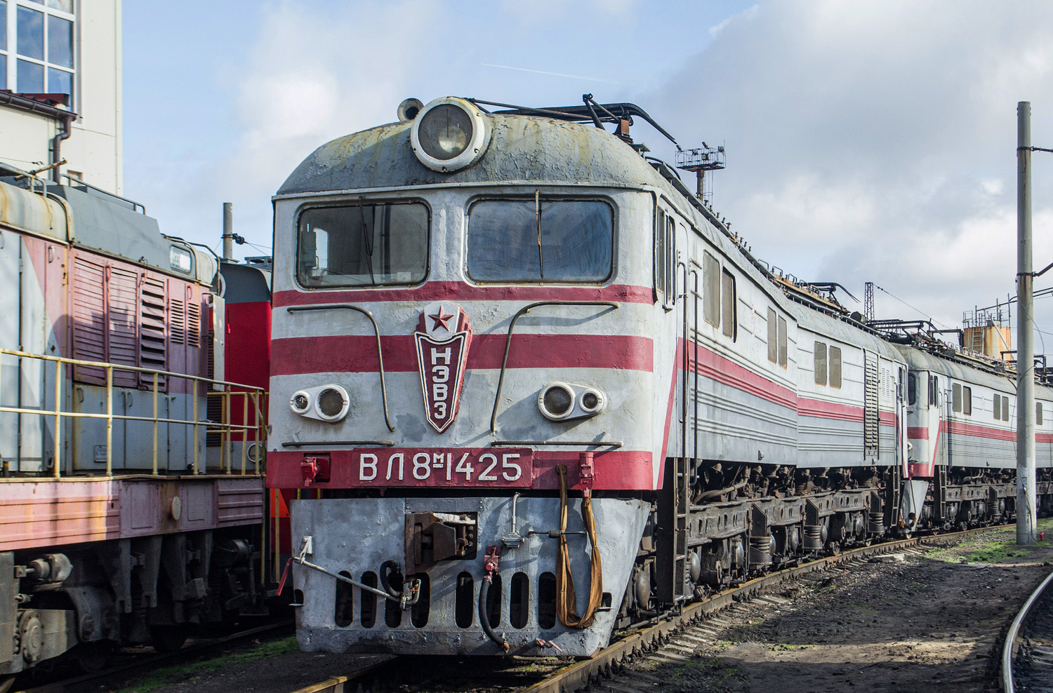 ВЛ8М-1425