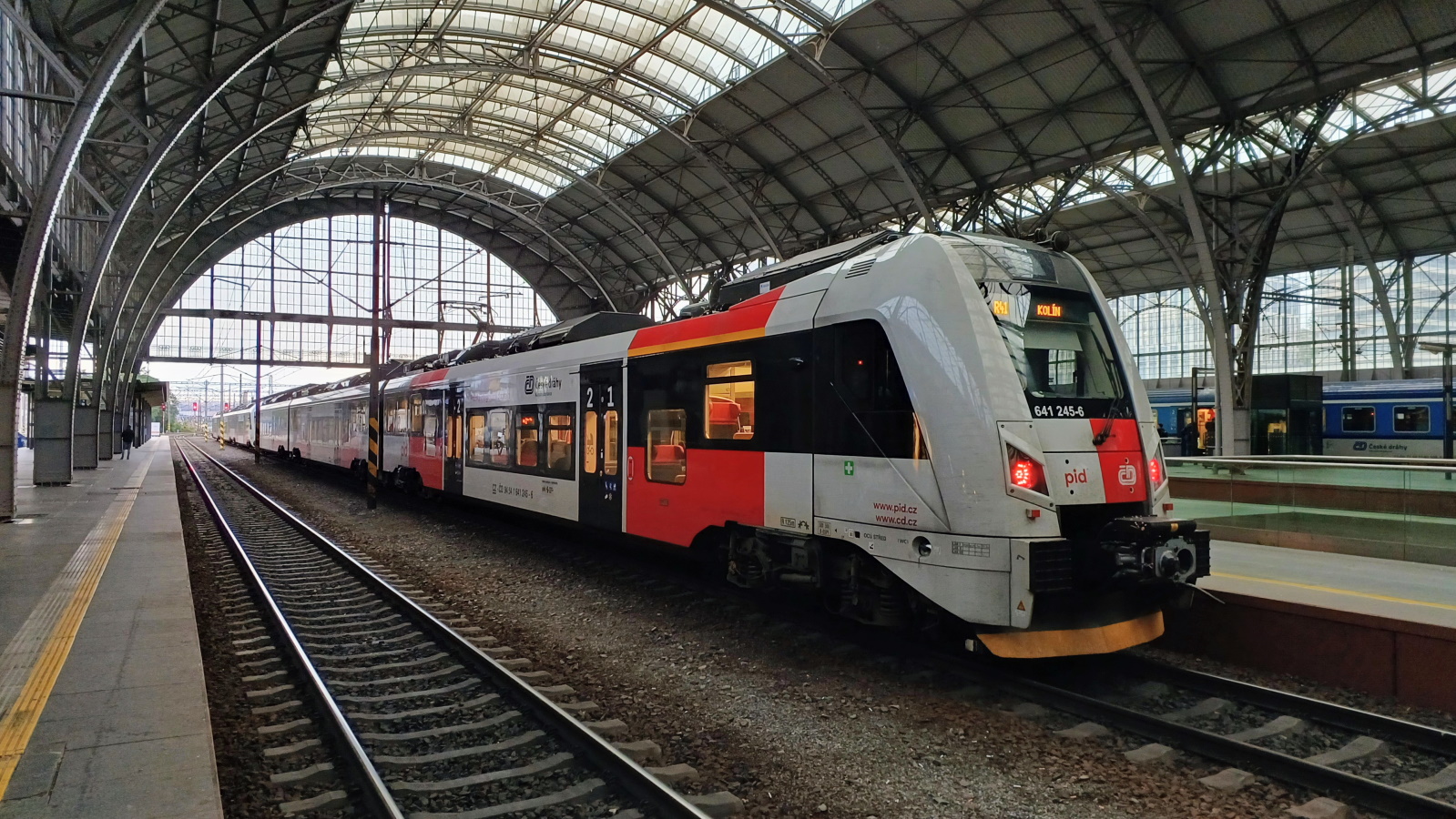 640 245-7