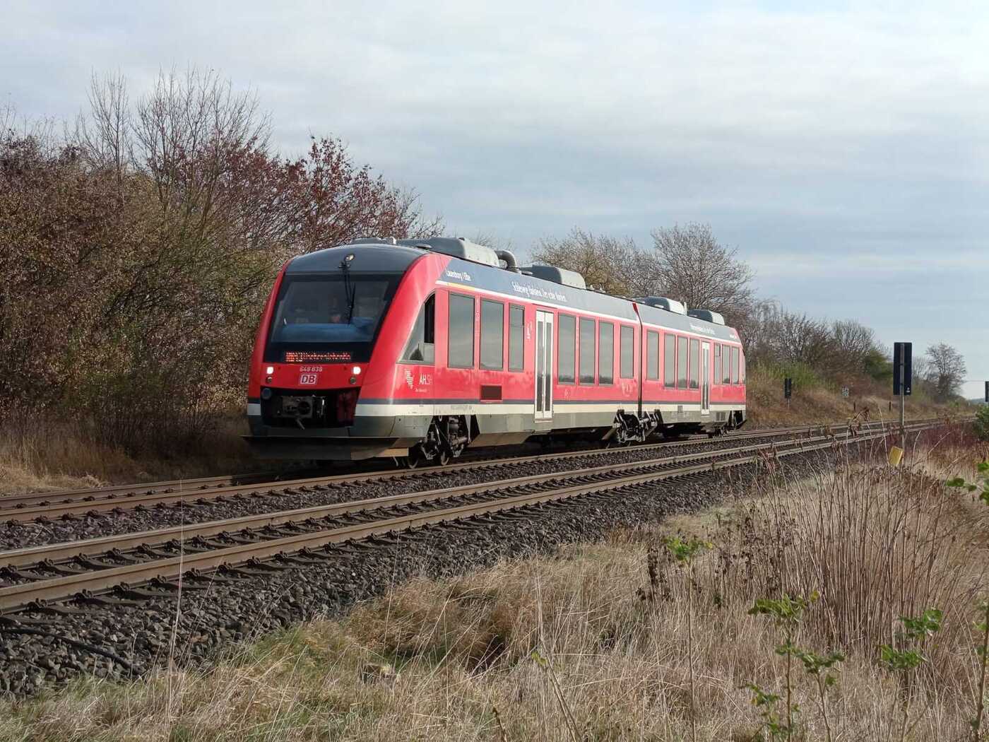 648 338