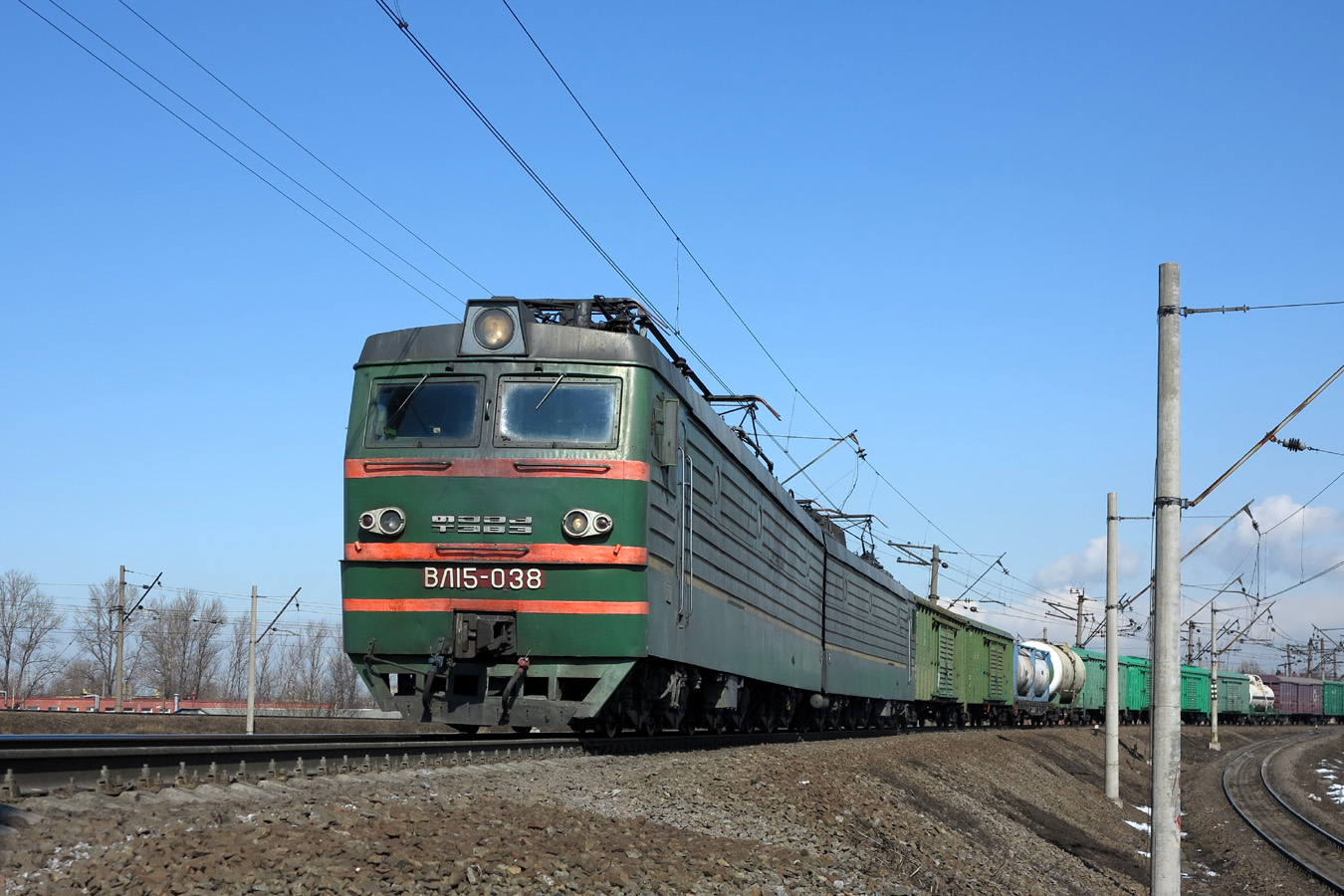 ВЛ15-038