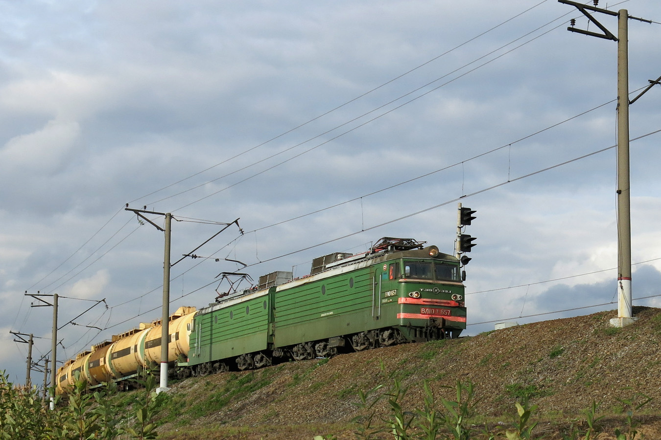 ВЛ10У-657