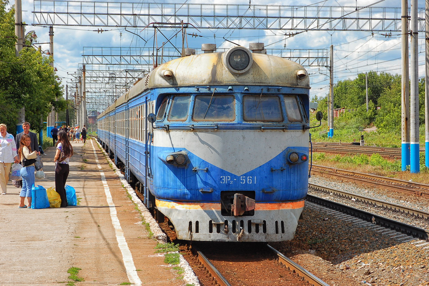 ЭР2-561