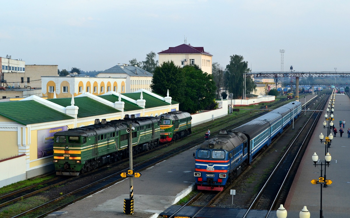 2ТЭ10У-0062; 2М62У-0311