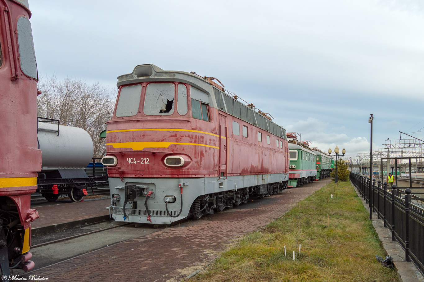 ЧС4-212