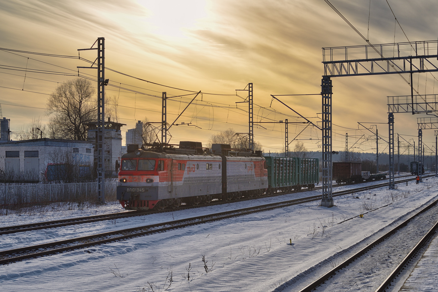 ВЛ10У-345