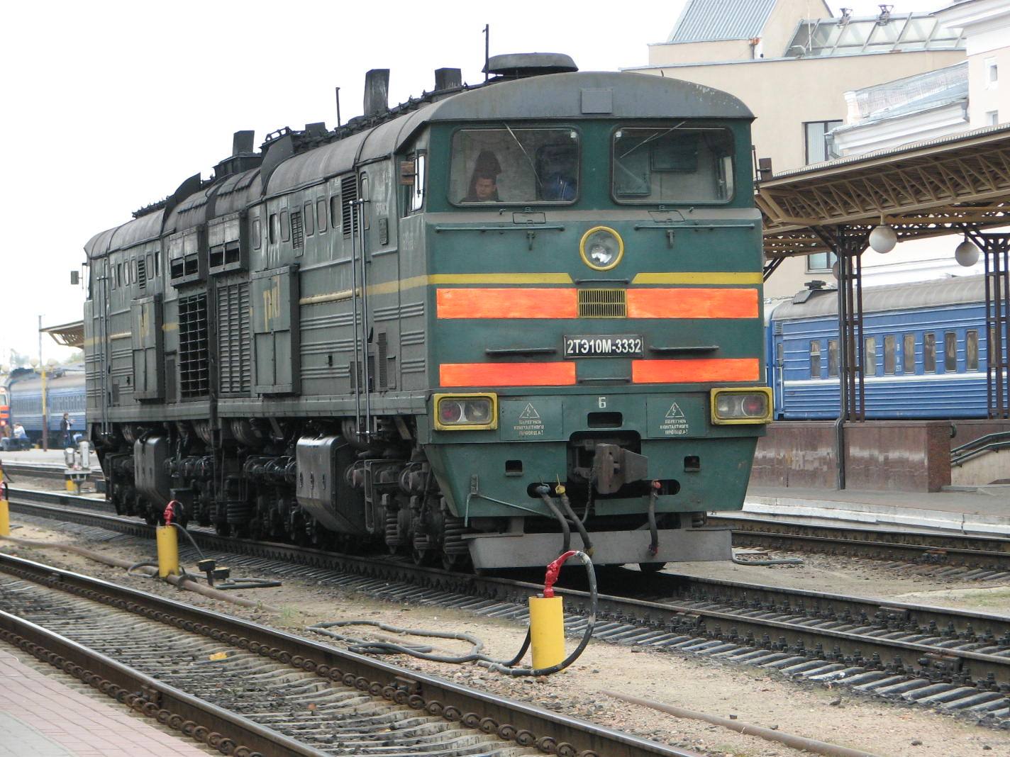 2ТЭ10М-3332