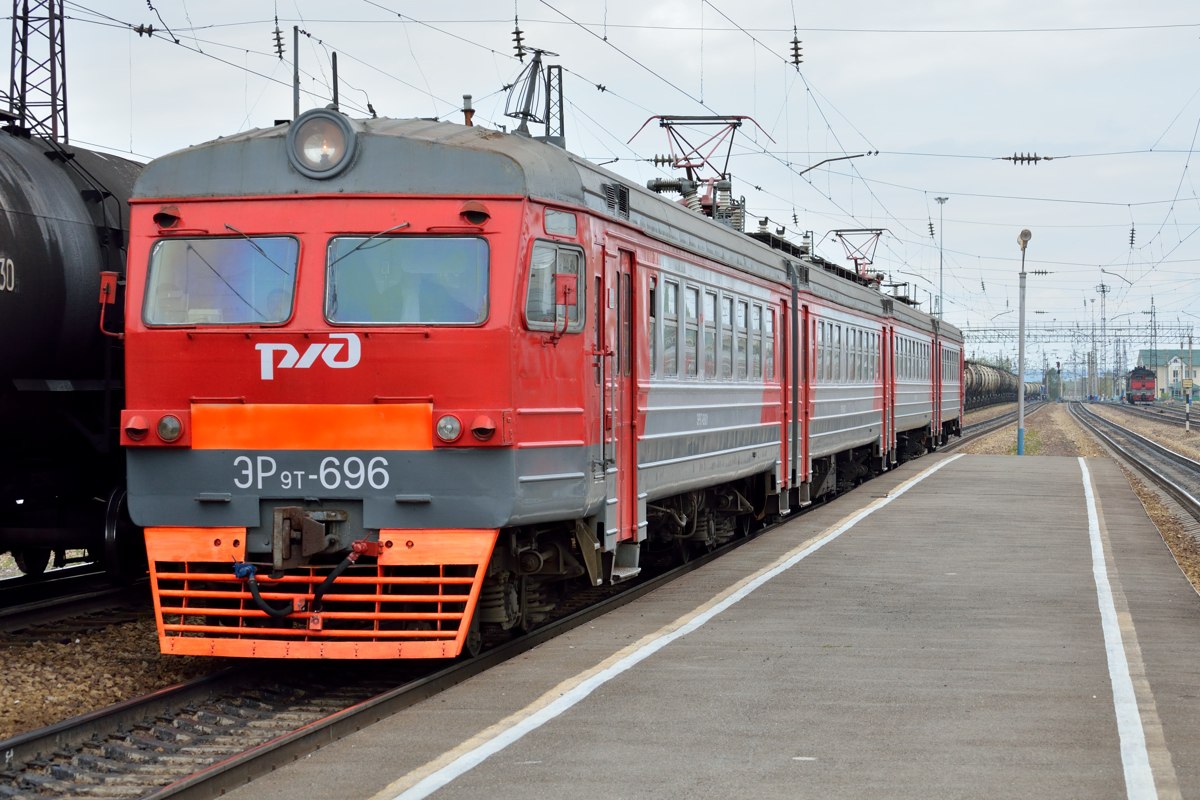 ЭР9Т-696