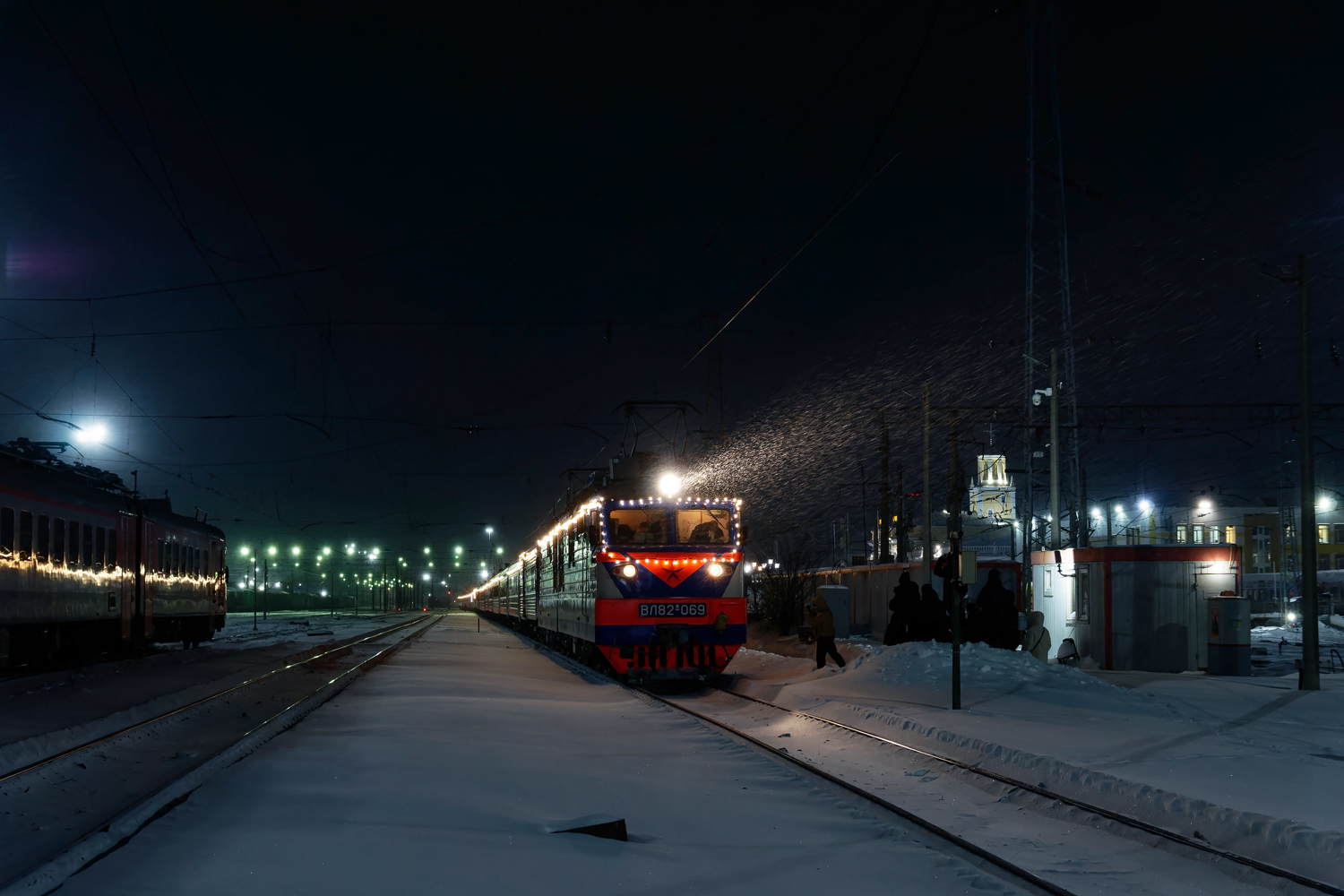 ВЛ82М-069