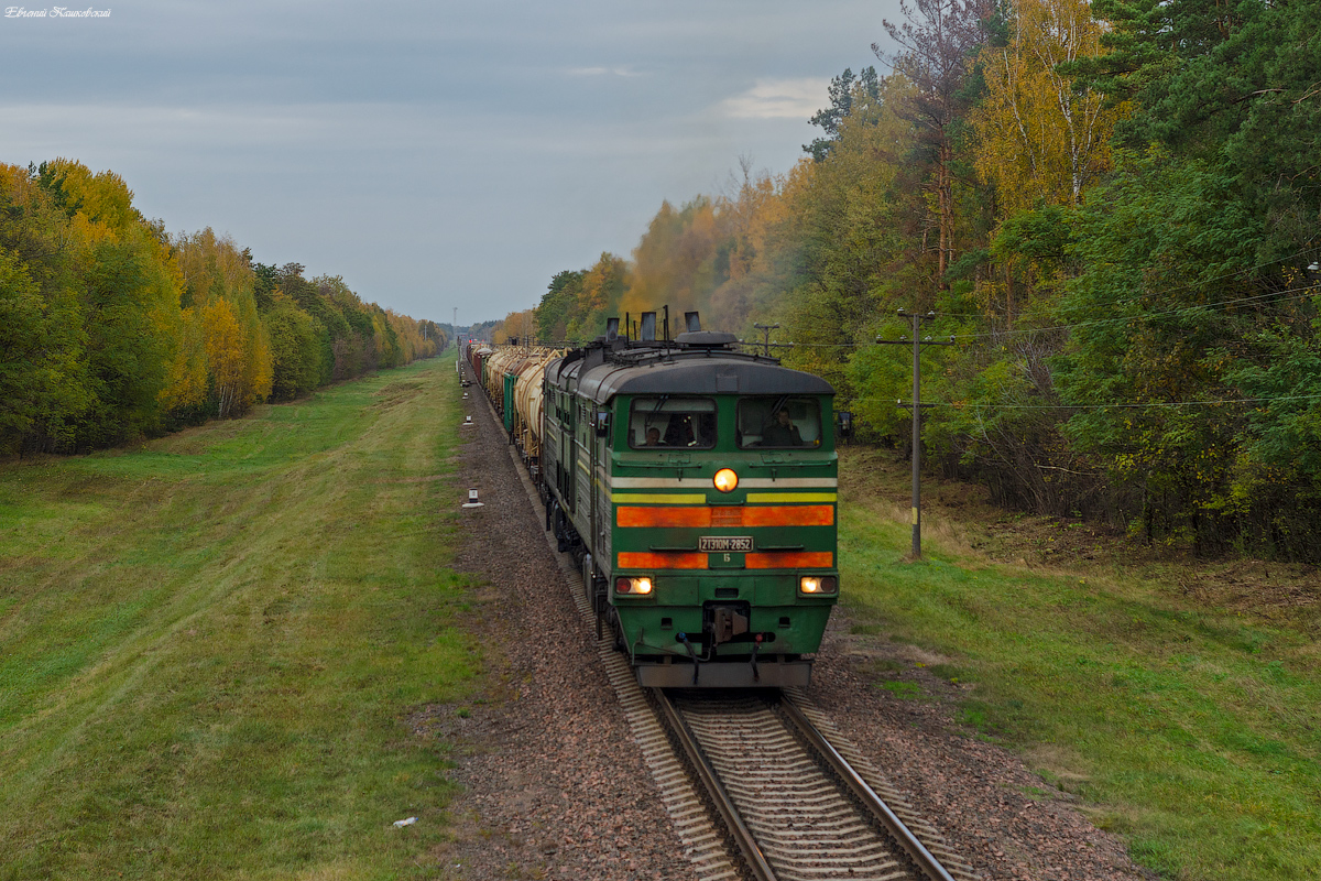 2ТЭ10М-2852