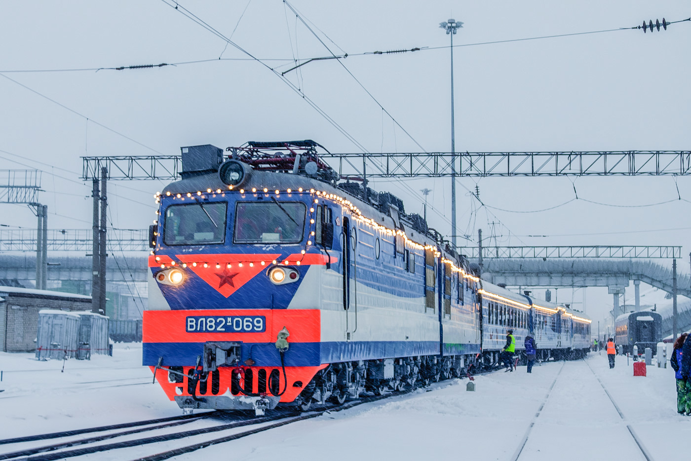 ВЛ82М-069
