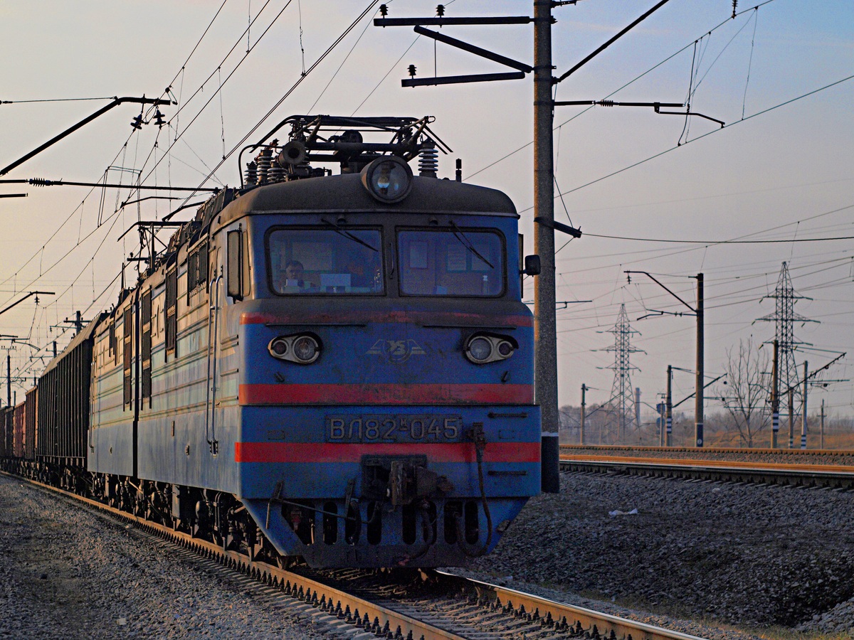 ВЛ82М-045