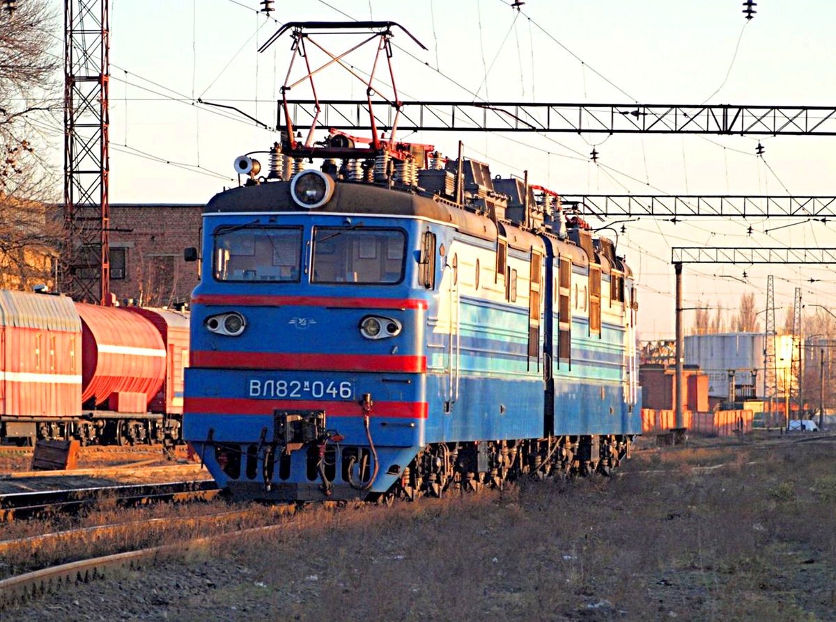 ВЛ82М-046
