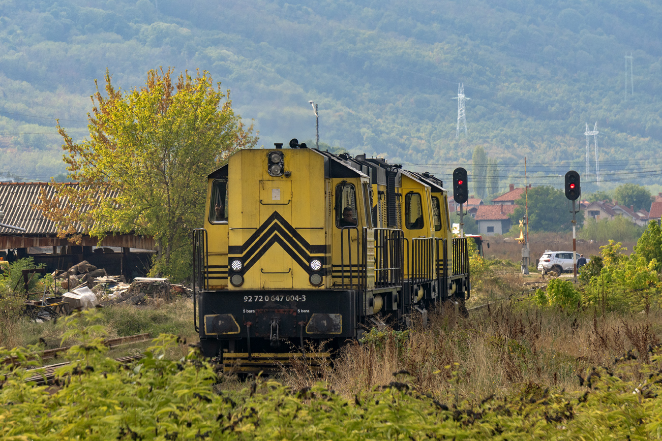 647 004