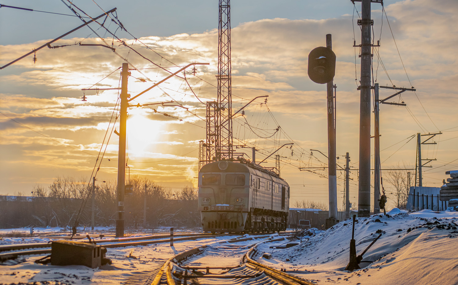 ВЛ8М-842