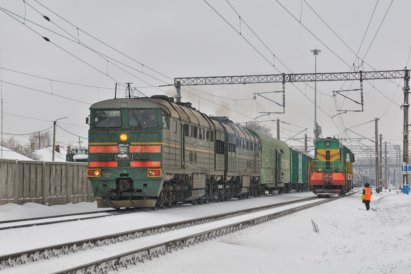 2ТЭ116-907; ЧМЭ3-1989