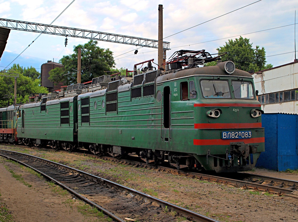 ВЛ82М-083